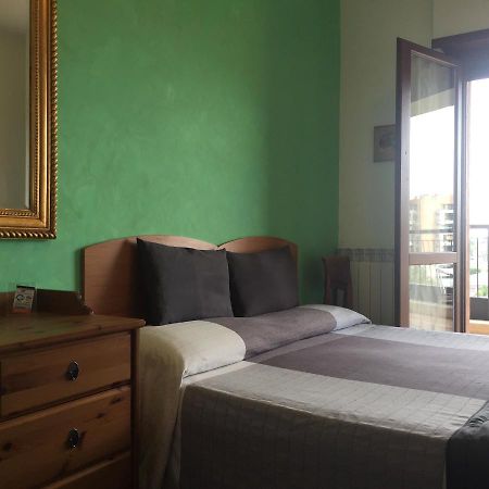 Bed and Breakfast Bb Nuova Fiera Di Roma Fiumicino Esterno foto