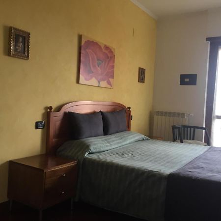 Bed and Breakfast Bb Nuova Fiera Di Roma Fiumicino Esterno foto