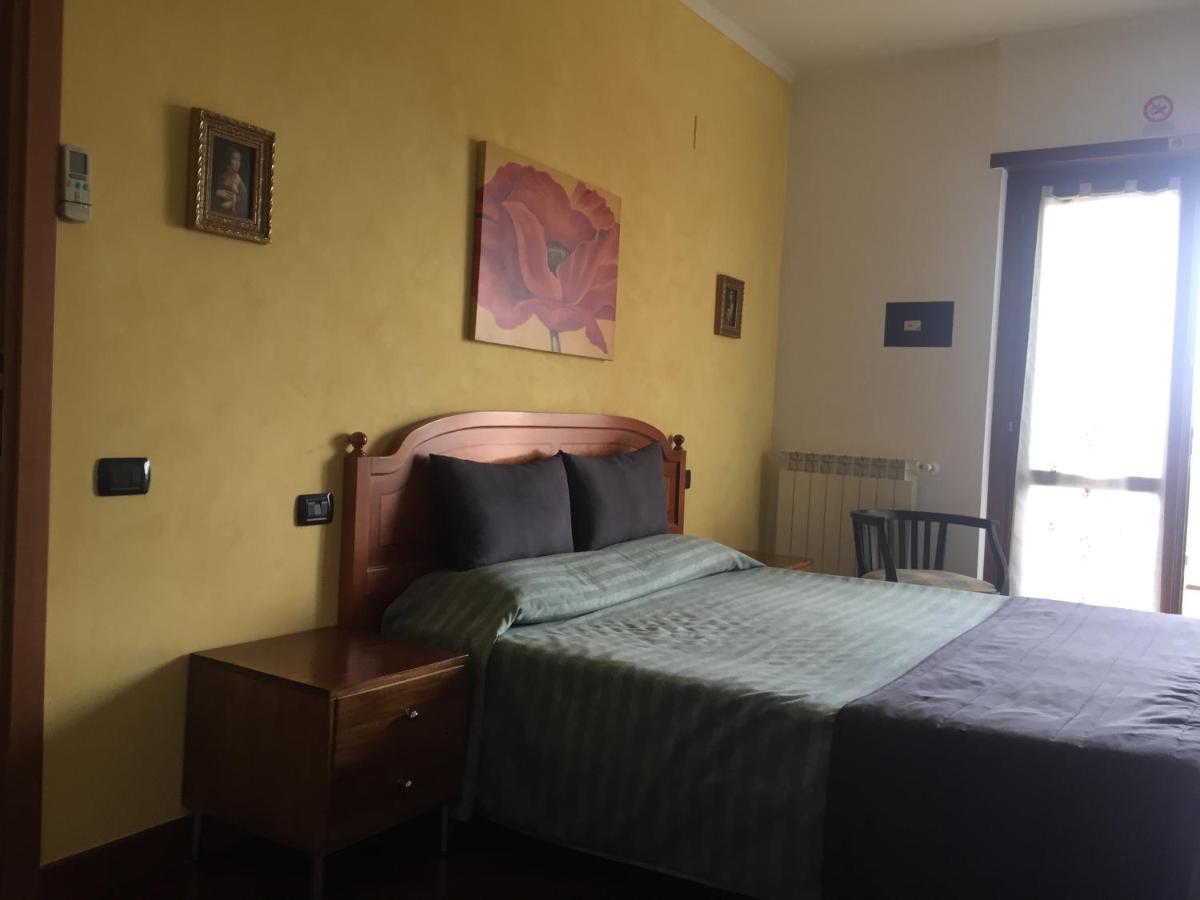Bed and Breakfast Bb Nuova Fiera Di Roma Fiumicino Esterno foto