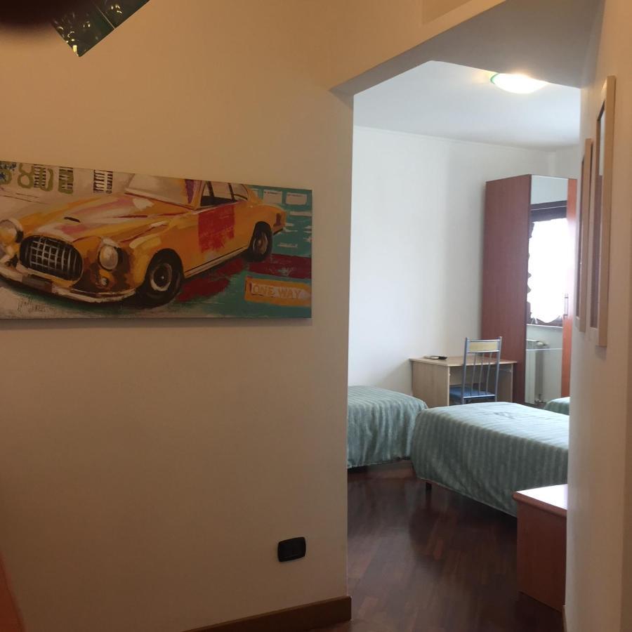 Bed and Breakfast Bb Nuova Fiera Di Roma Fiumicino Esterno foto
